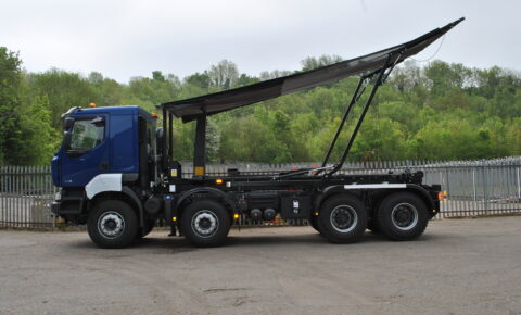 AutoCover Tarpaulin Sheeting System On A Hook loader